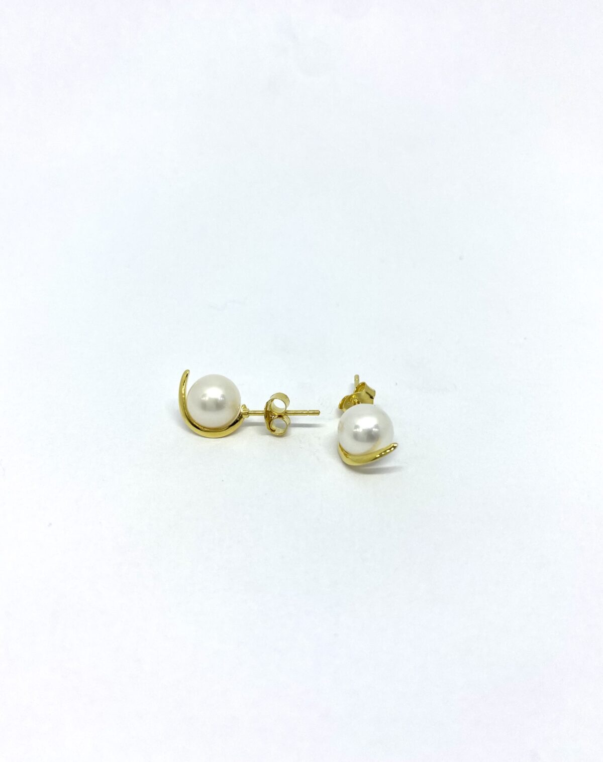 Arete pegado Enchapado en Oro 18k SoleJoyas Arete pegados de Plata enchapados en Oro 18k con Perla - Imagen 1