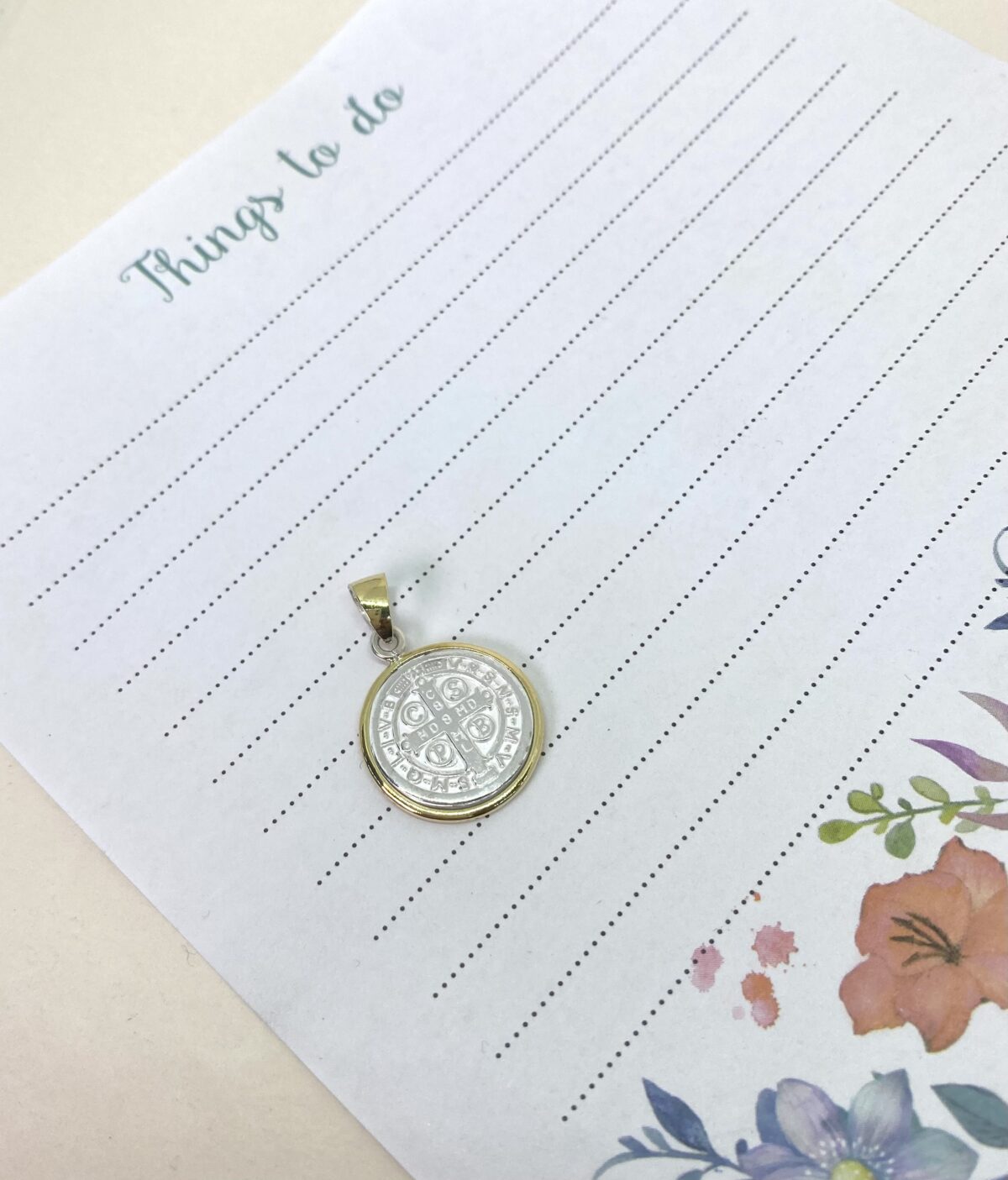 IMG_4832 SOLEJOYAS DIJE DE SAN BENITO EN PLATA 9.50 Y ORO DE 18K - Imagen 3