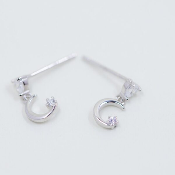 solejoyas arete de plata 9.25 con circonio suizo y rodio en forma de luna