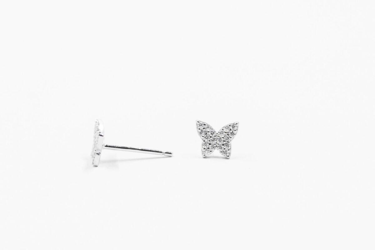 Imagen de WhatsApp 2022-12-09 a las 17.49.36 solejoyas arete de plata 9.25 con circonio suizo y rodio en forma de mariposa - Imagen 1