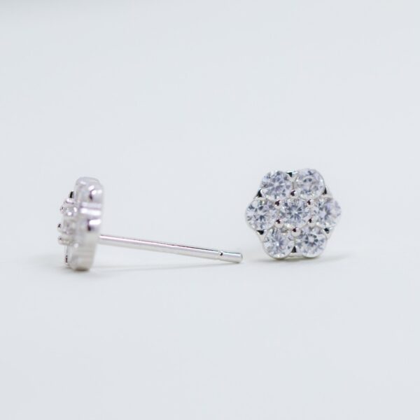 solejoyas arete de plata 9.25 con circonio suizo y rodio en forma pentagonal