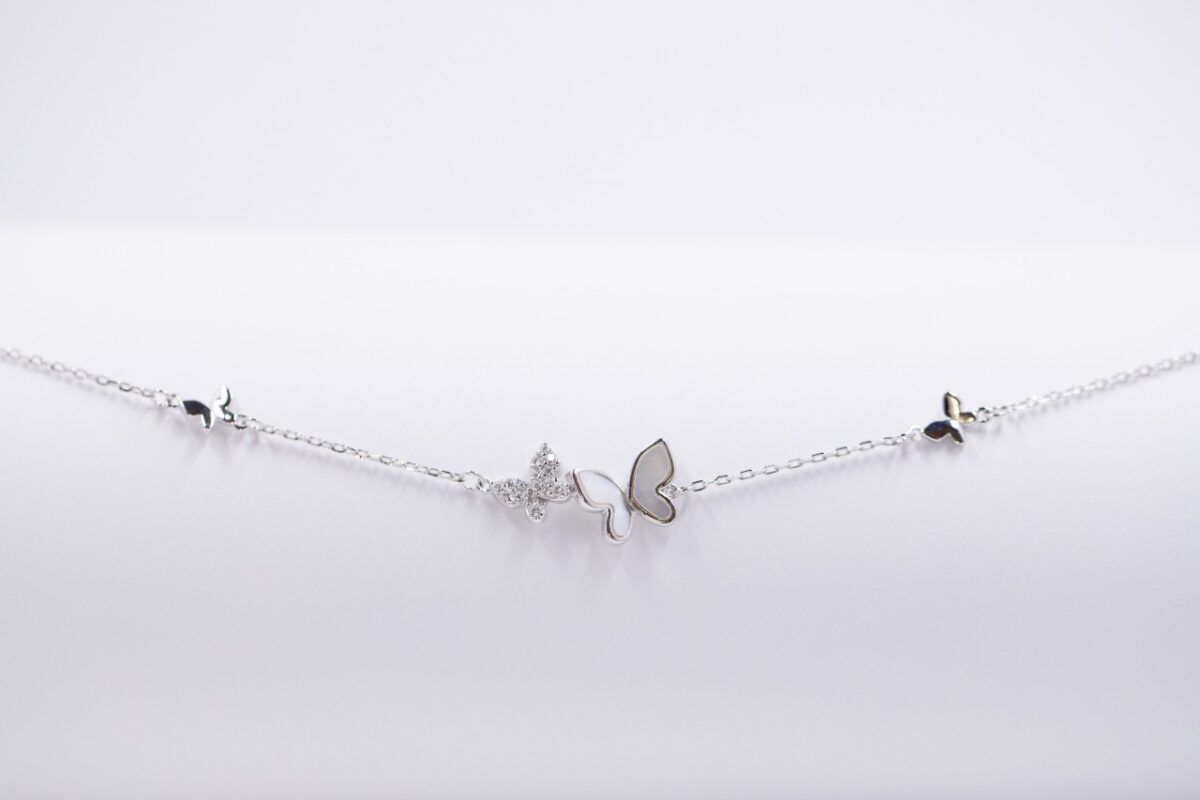 solejoyas collar de plata 9.25 con circones suizos, rodio y nacar con mariposas - Imagen 1