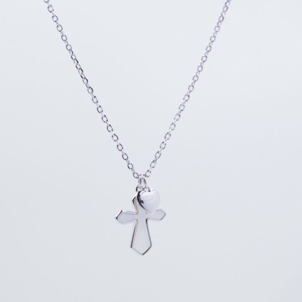 solejoyas collar de plata 9.25 con nacar con dije en cruz