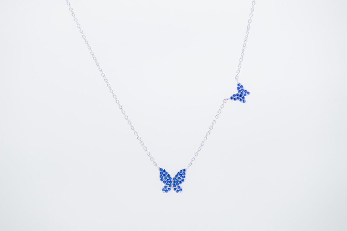 Imagen de WhatsApp 2022-12-09 a las 20.22.17 solejoyas  collar de plata 9.25 con circones suizos y rodio con dijes de mariposas azules - Imagen 1