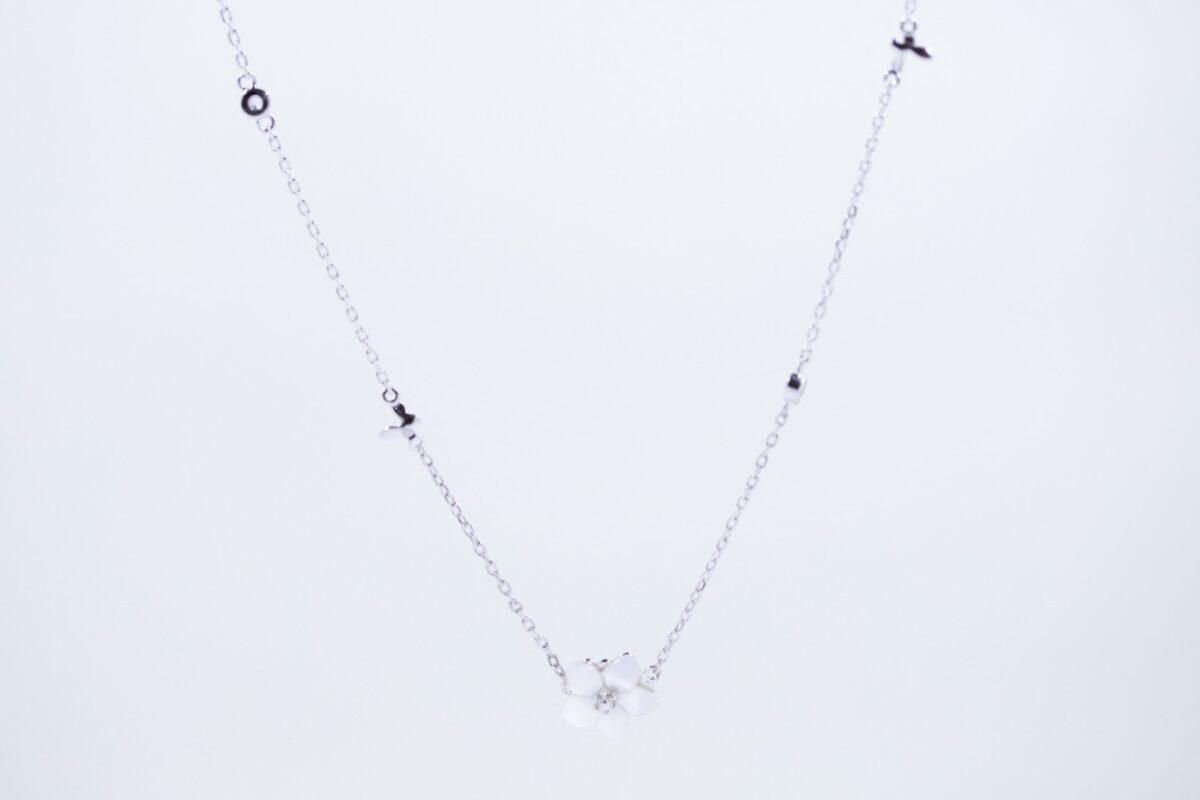 Imagen de WhatsApp 2022-12-09 a las 20.22.17 solejooyas collar de plata 9.25 con circones suizos y rodio con dije de flor - Imagen 1