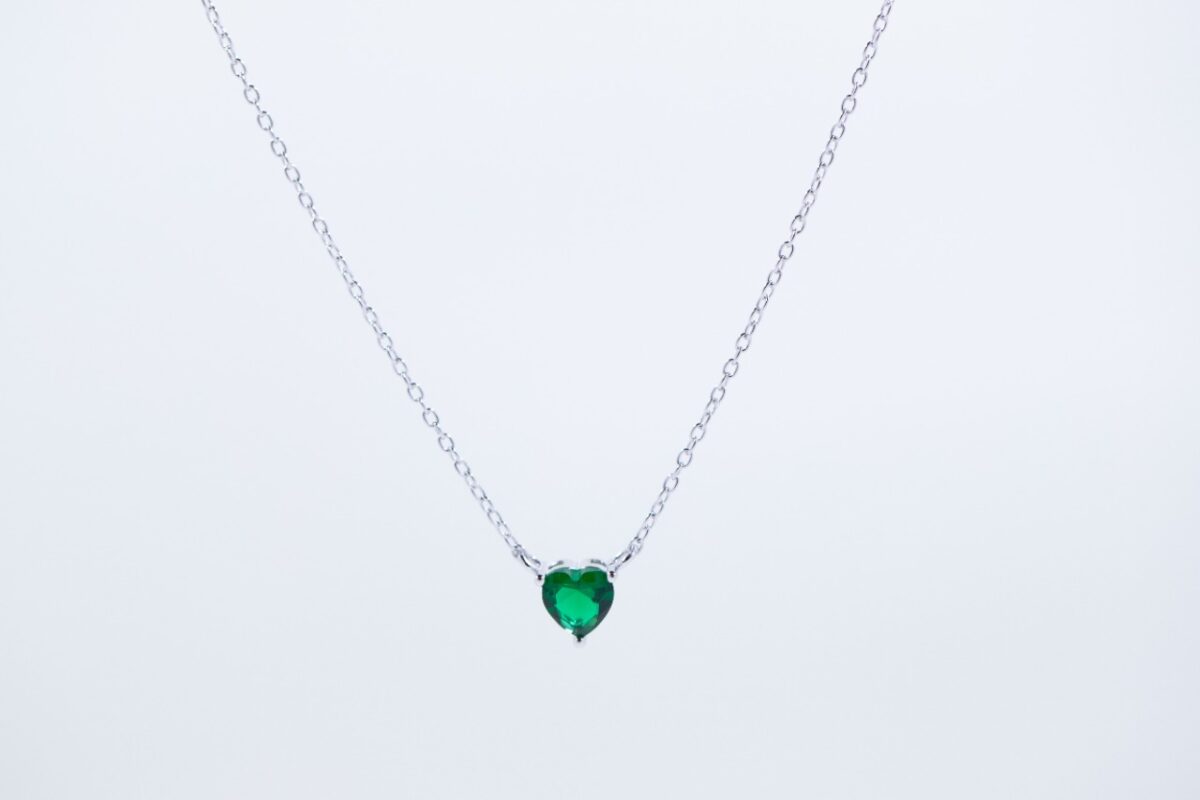 Imagen de WhatsApp 2022-12-09 a las 20.22.17 solejoyas collar de plata 9.25 con circones suizos y rodio con corazon verde - Imagen 1