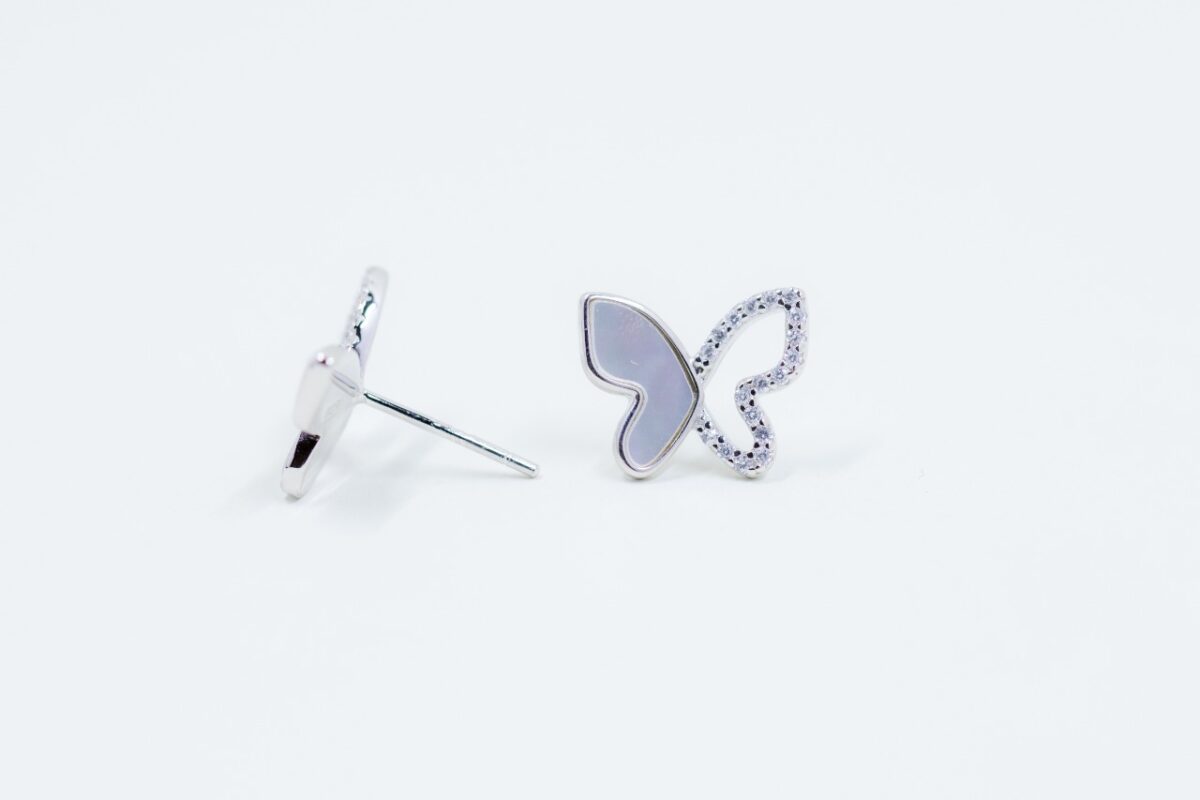 solejoyas arete de plata 9.25 con circones suizos y rodio con nacar en forma de mariposa - Imagen 1